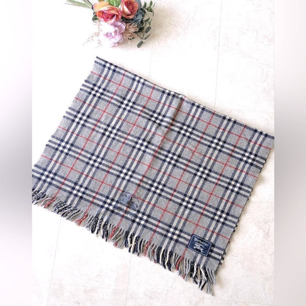 Authentic✨Burberry Classic Check Scarf/Shawl/Wrap✨Excellent condition